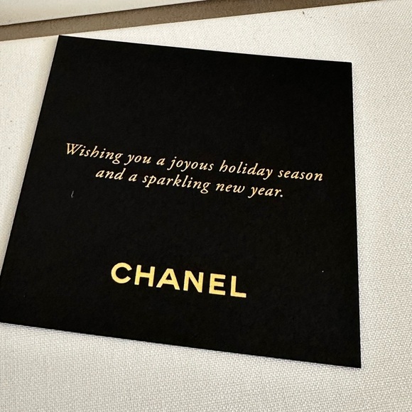 CHANEL Christmas Ornaments with 2021/2022 Métiers d'Art Collection books - Picture 11 of 12